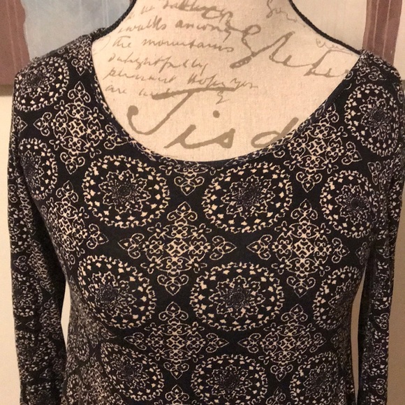 Forever 21 Long-sleeved Dress - Picture 2 of 4